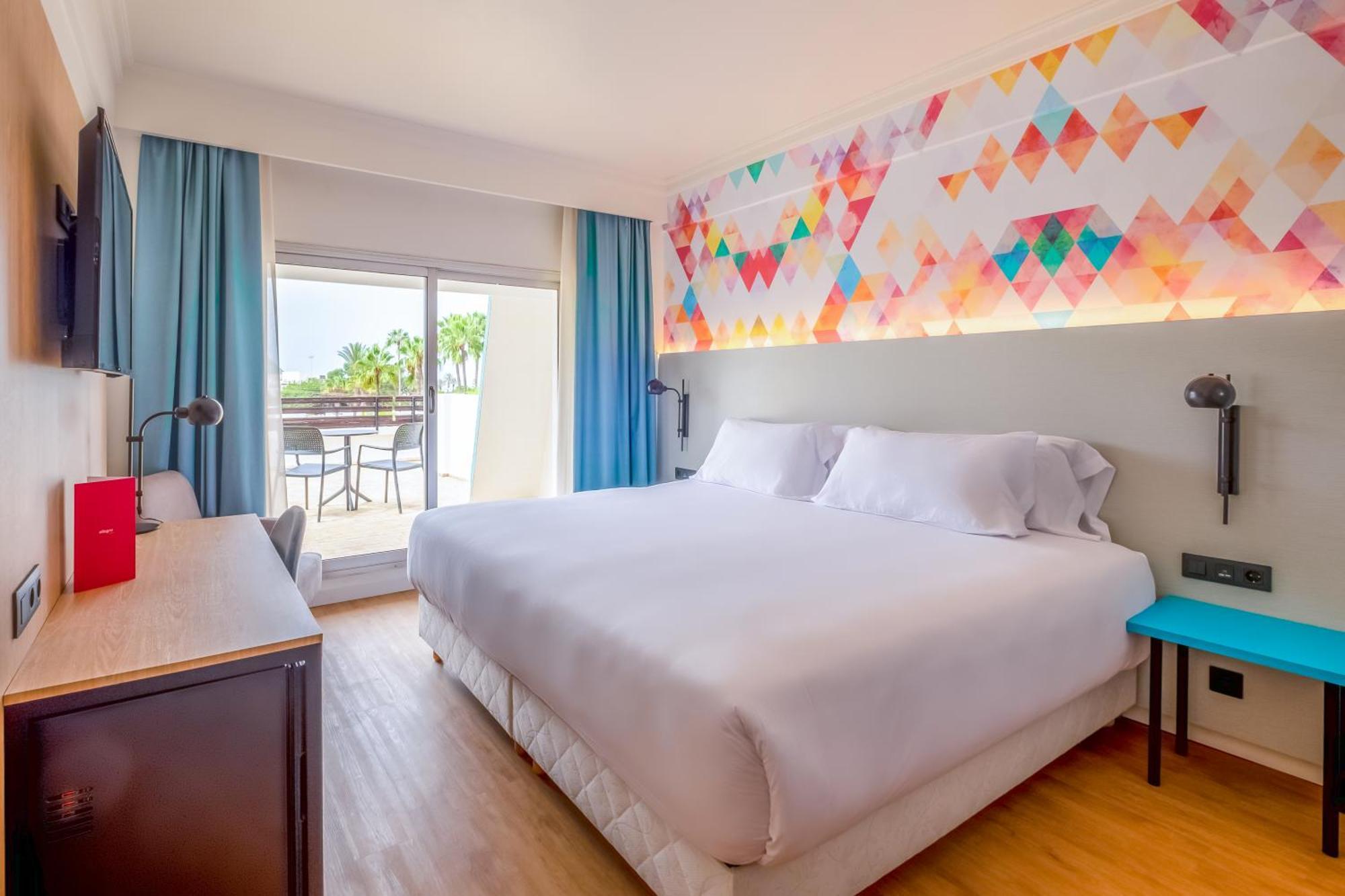 Chambre Lits Jumeaux - Vue sur Piscine