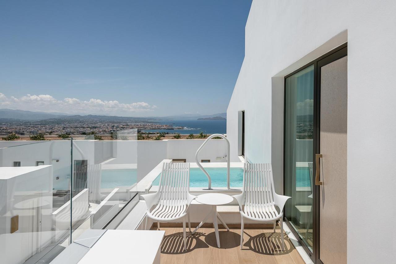 Suite de Luxe avec Piscine Privée - Vue sur Mer