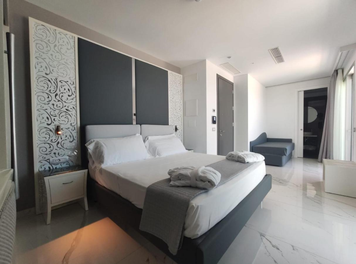 Junior Suite with Spa access