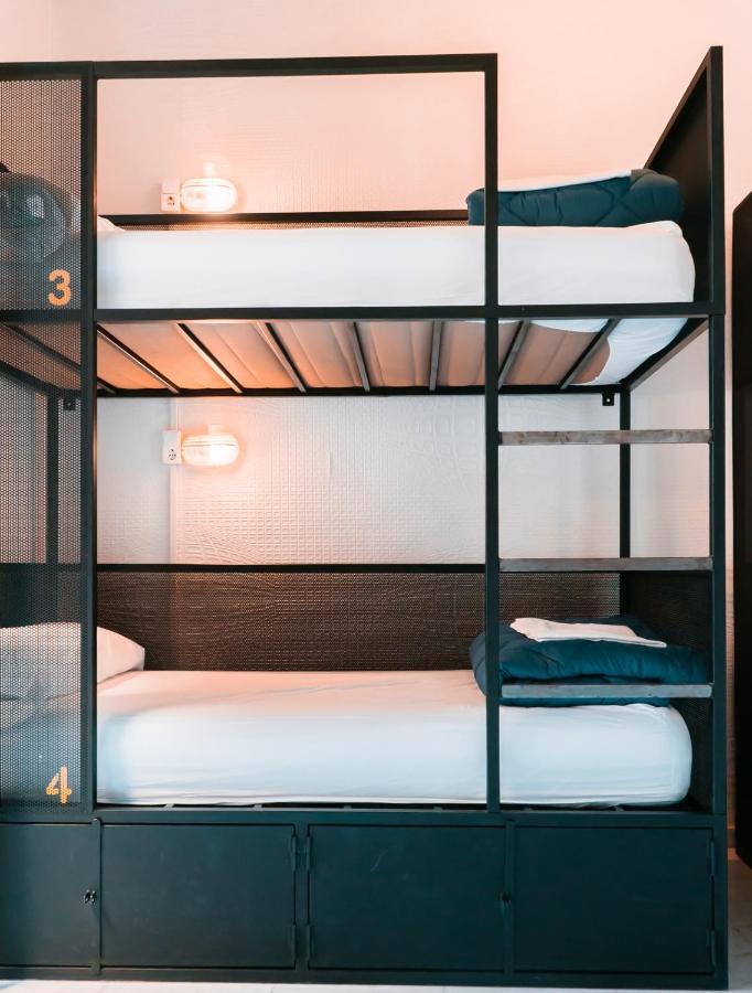Lit dans Dortoir pour Femmes de 4 Lits