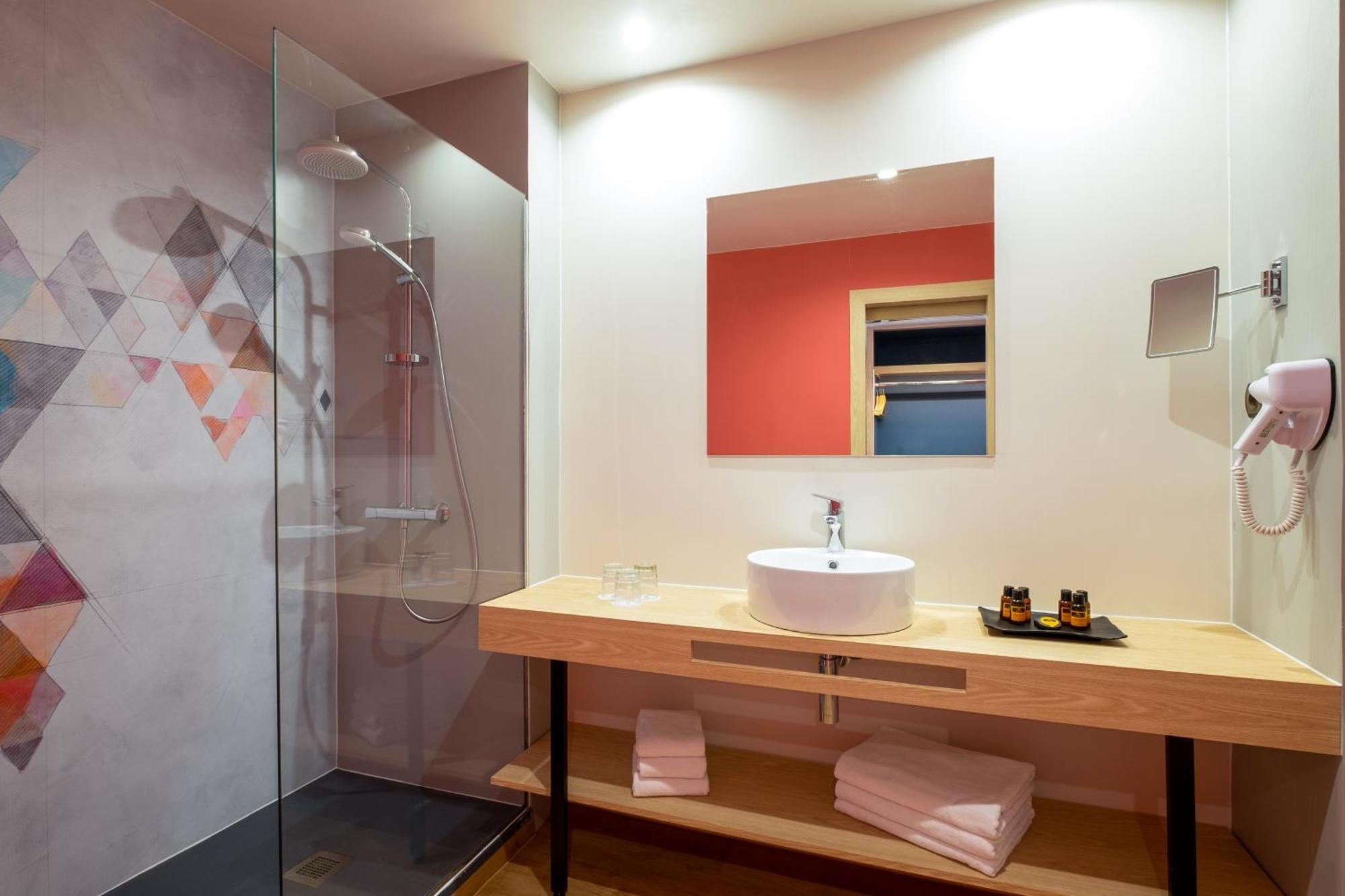 Chambre Double ou Lits Jumeaux Deluxe – Vue sur Jardin