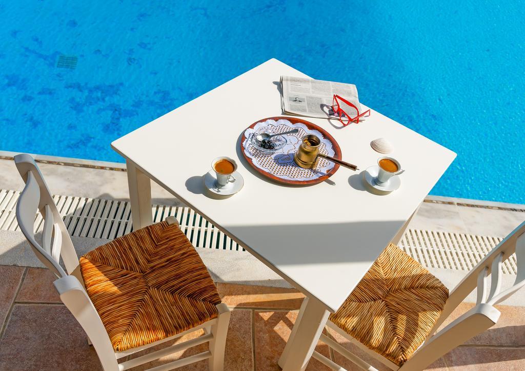 Chambre Double ou Lits Jumeaux Supérieure avec Vue Latérale sur la Mer