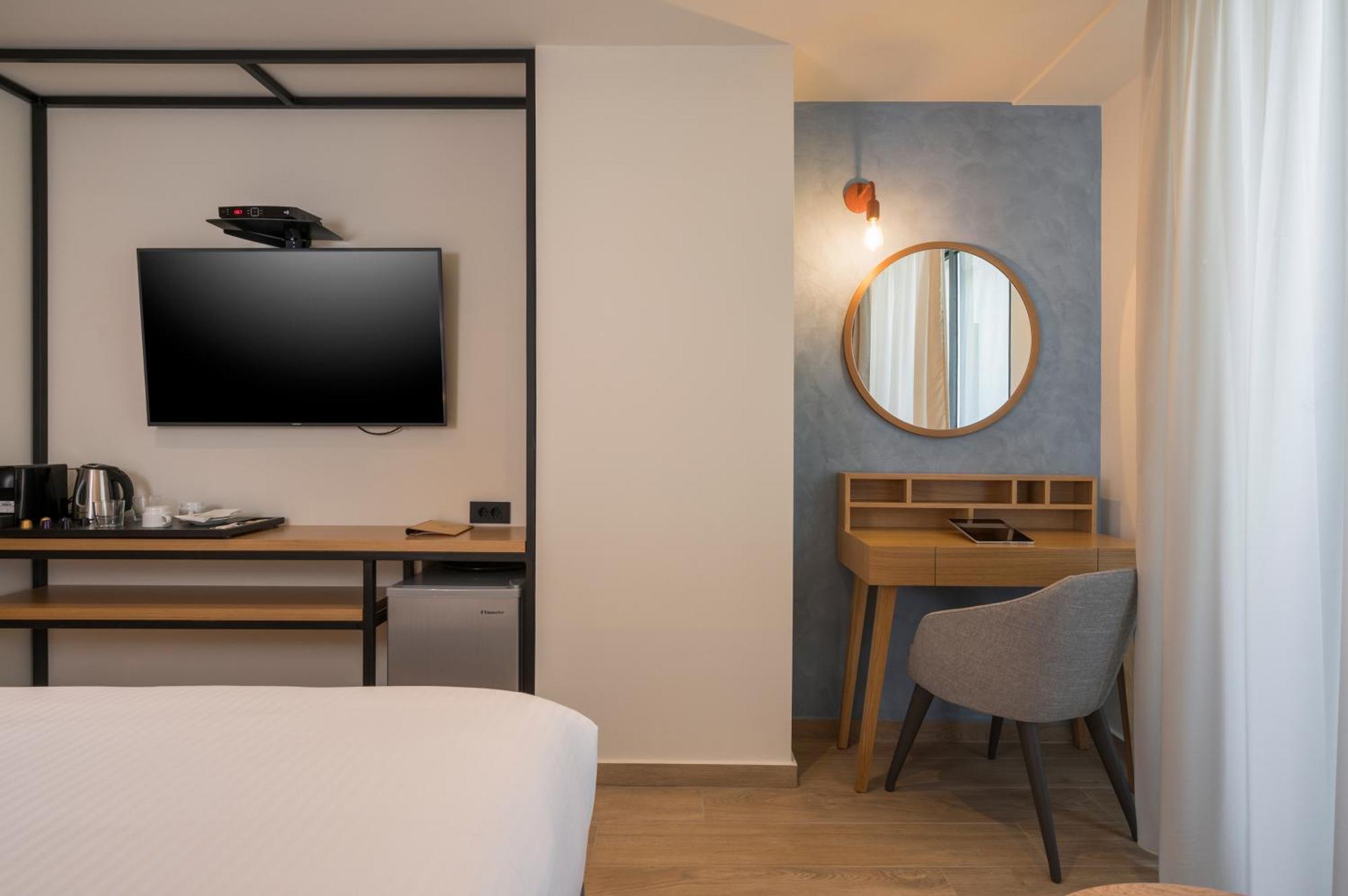 Chambre Double - Vue sur Piscine
