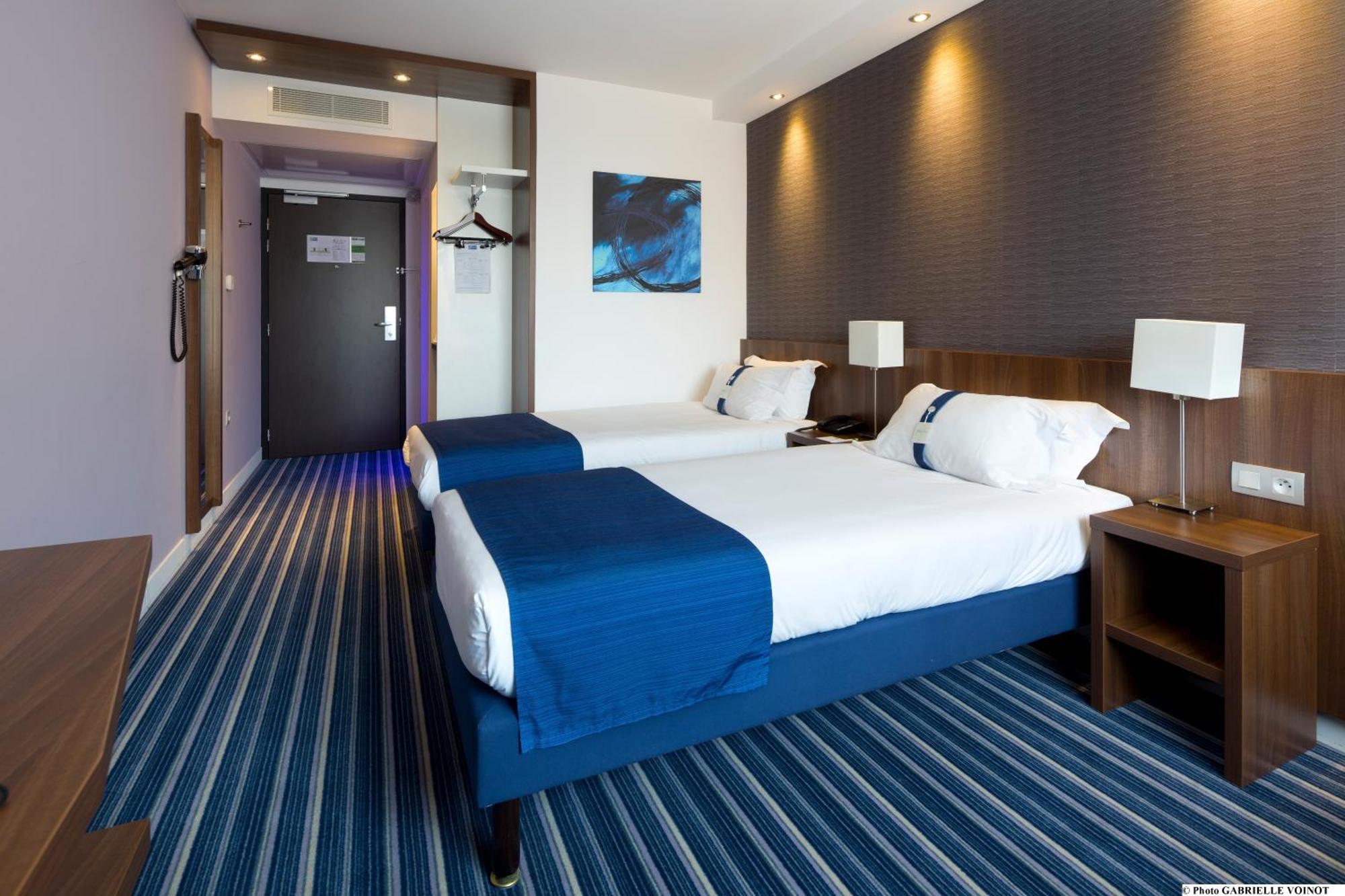 Chambre lits jumeaux standard - Accessible aux personnes à mobilité réduite - Petit-déjeuner gratuit