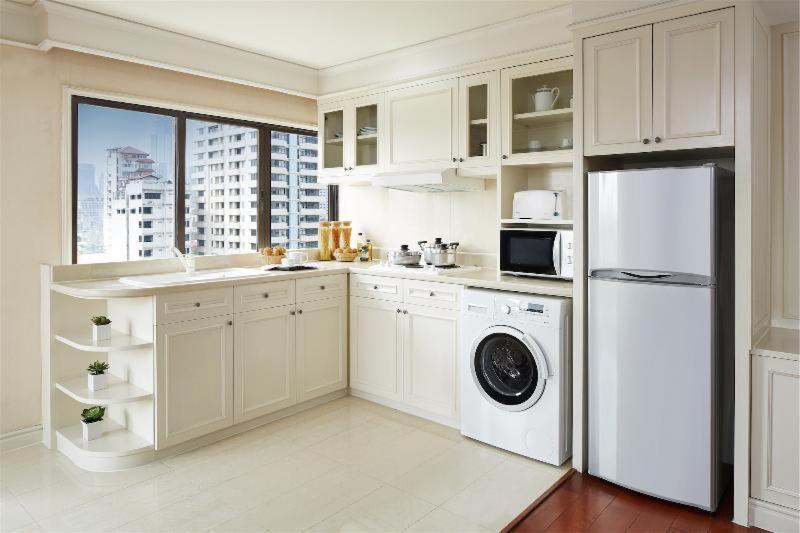 One Bedroom Balcony Suite Lake View