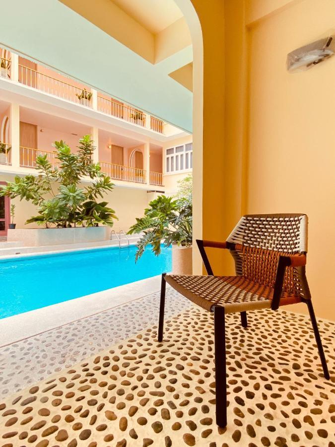 Chambre de Luxe - Accès Piscine