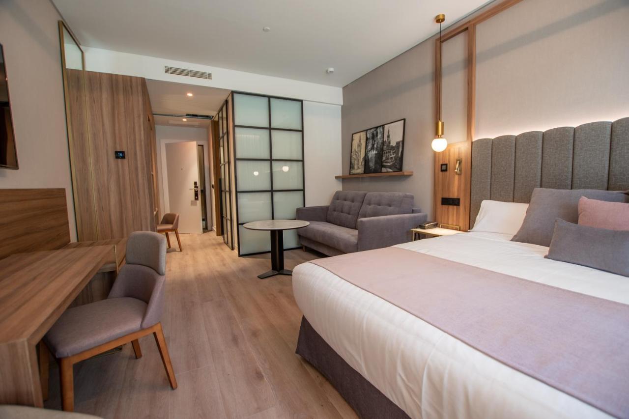 Suite Junior avec Lit d'Appoint et Parking