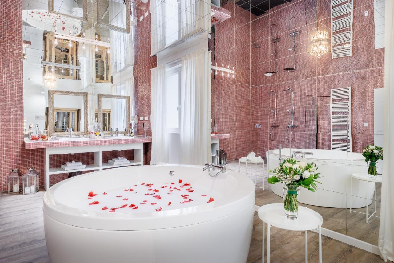 Suite Deluxe avec Balcon et Accès Gratuit au Spa - Vue sur Sanctuaire