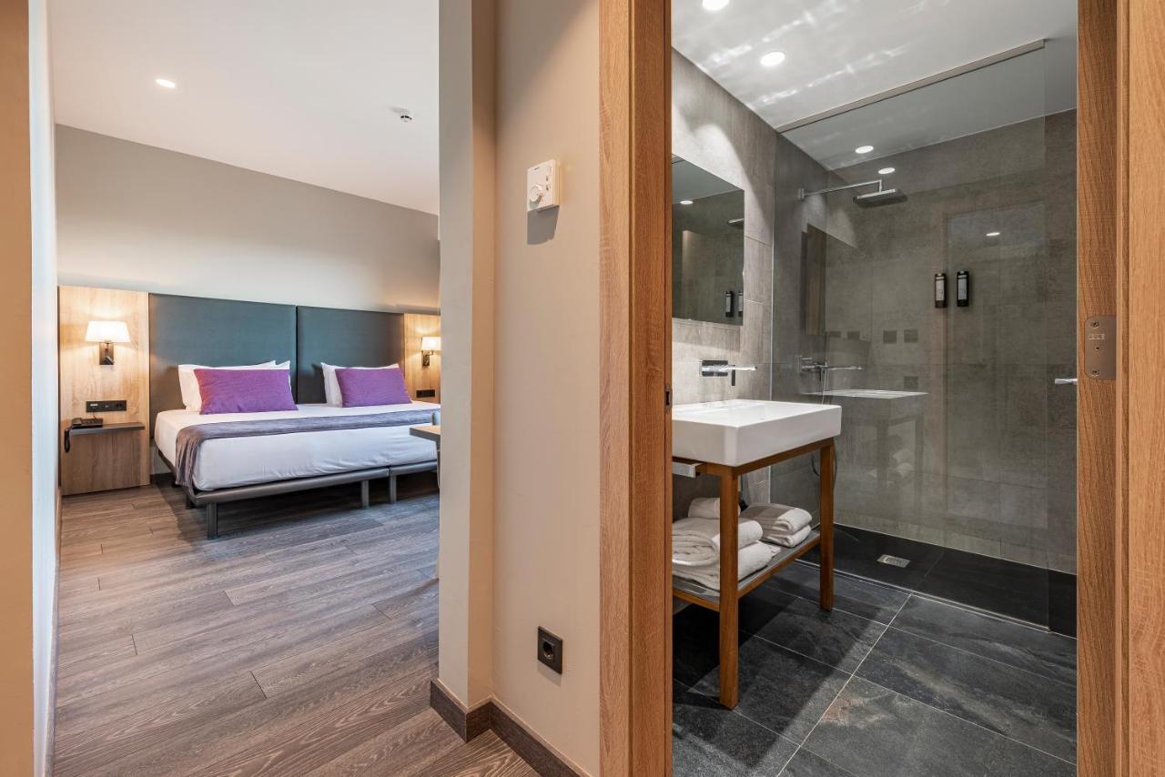 Chambre Double avec Fenêtre - Vue sur Ville