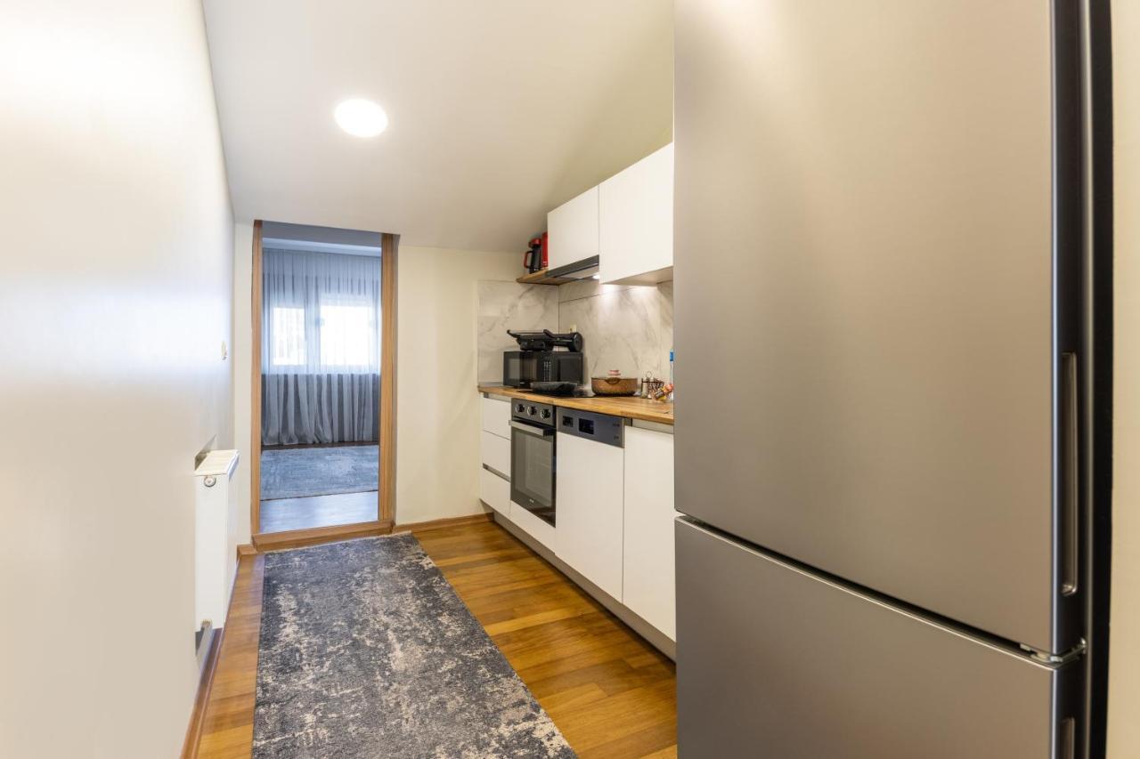 Appartement 3 Chambres de Luxe avec Terrasse - Vue sur Piscine