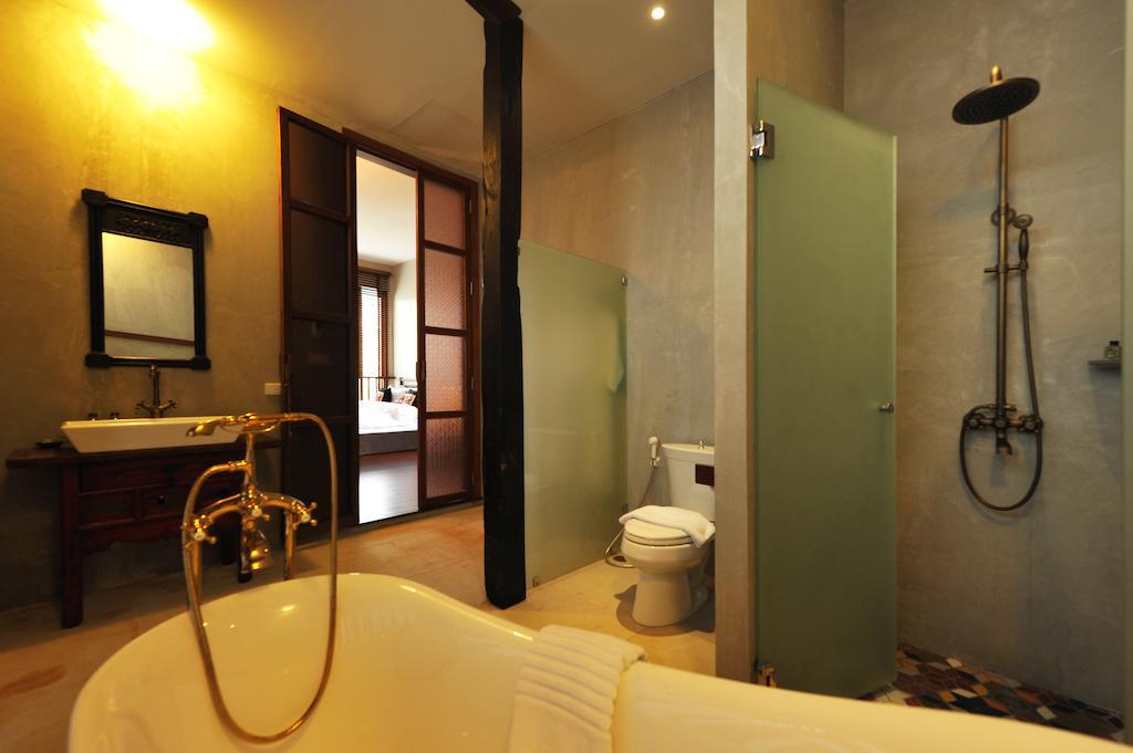 Chambre de Luxe avec Lit King-Size - Vue sur Canal