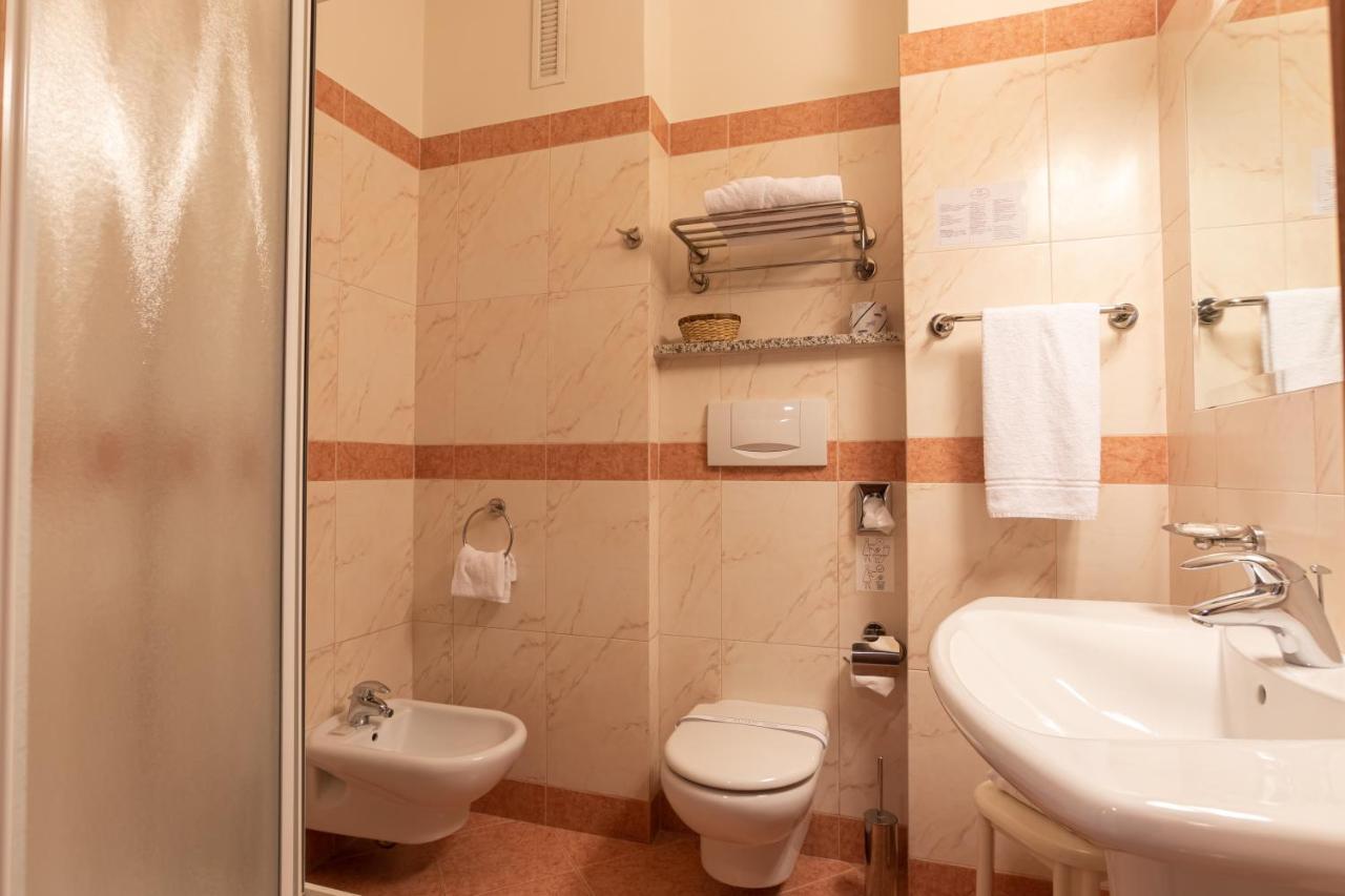 Chambre Simple - Accès Piscine