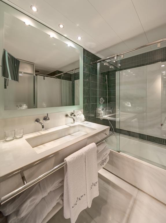 Chambre Double ou Lits Jumeaux Supérieure (1-2 Adultes)