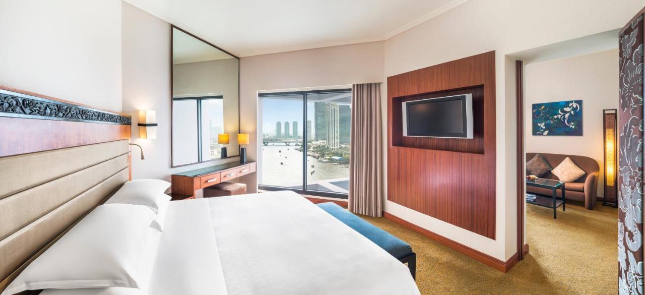 Suite Junior avec Lit King-Size et Accès au Salon-Club - Vue sur Fleuve