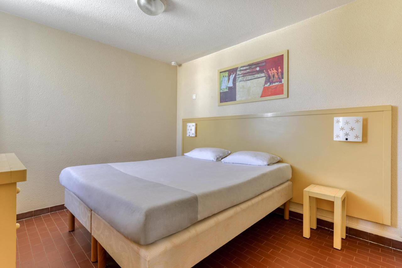 One-Bedroom Apartment,1588121197:JPEG