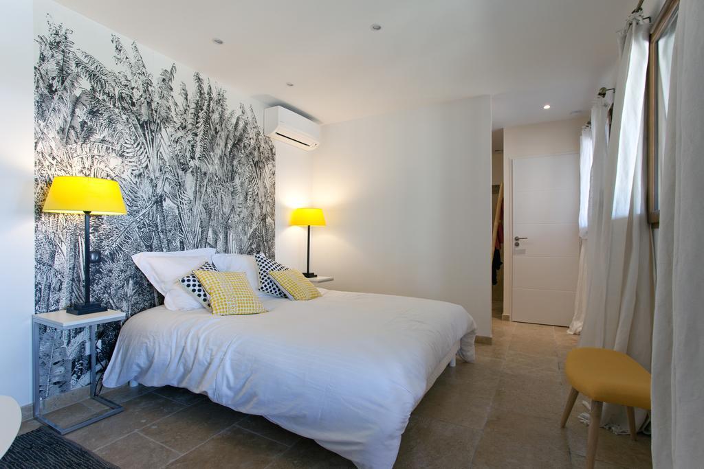 Chambre Double - Vue sur Piscine