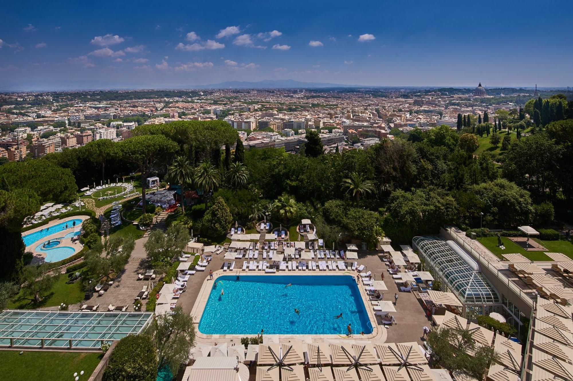 Chambre Lit King-Size Impériale - Vue sur Ville