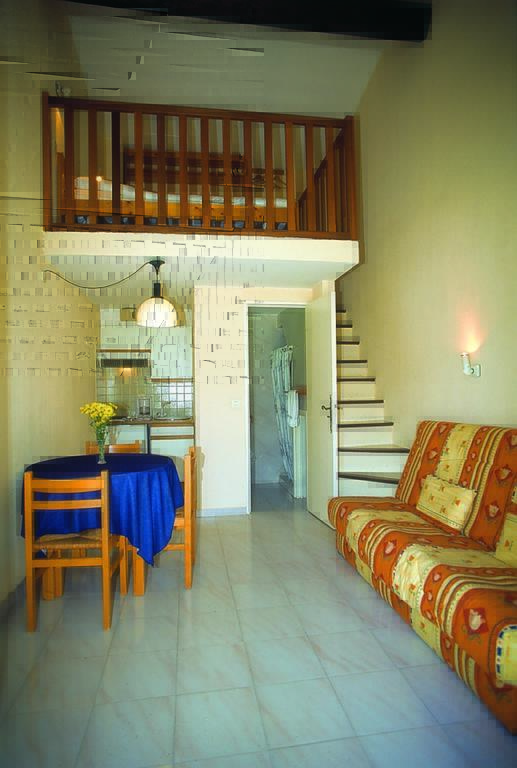 Chambre Triple - Vue sur la Piscine