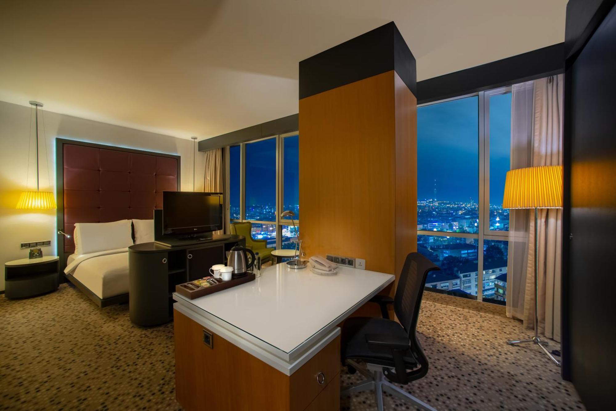 Chambre Lit King-Size - Vue sur Ville