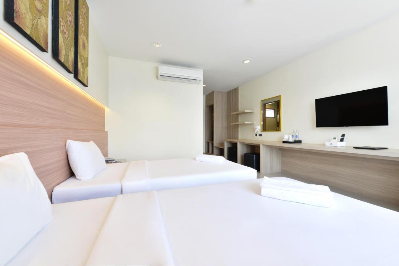 Chambre Double ou Lits Jumeaux Deluxe - Vue sur Piscine