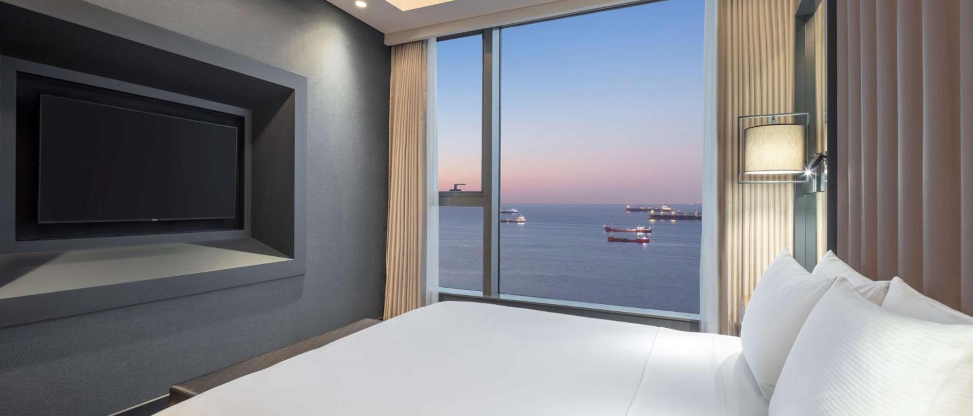 Grande Suite Familiale avec Accès au Salon Exécutif - Vue sur Mer