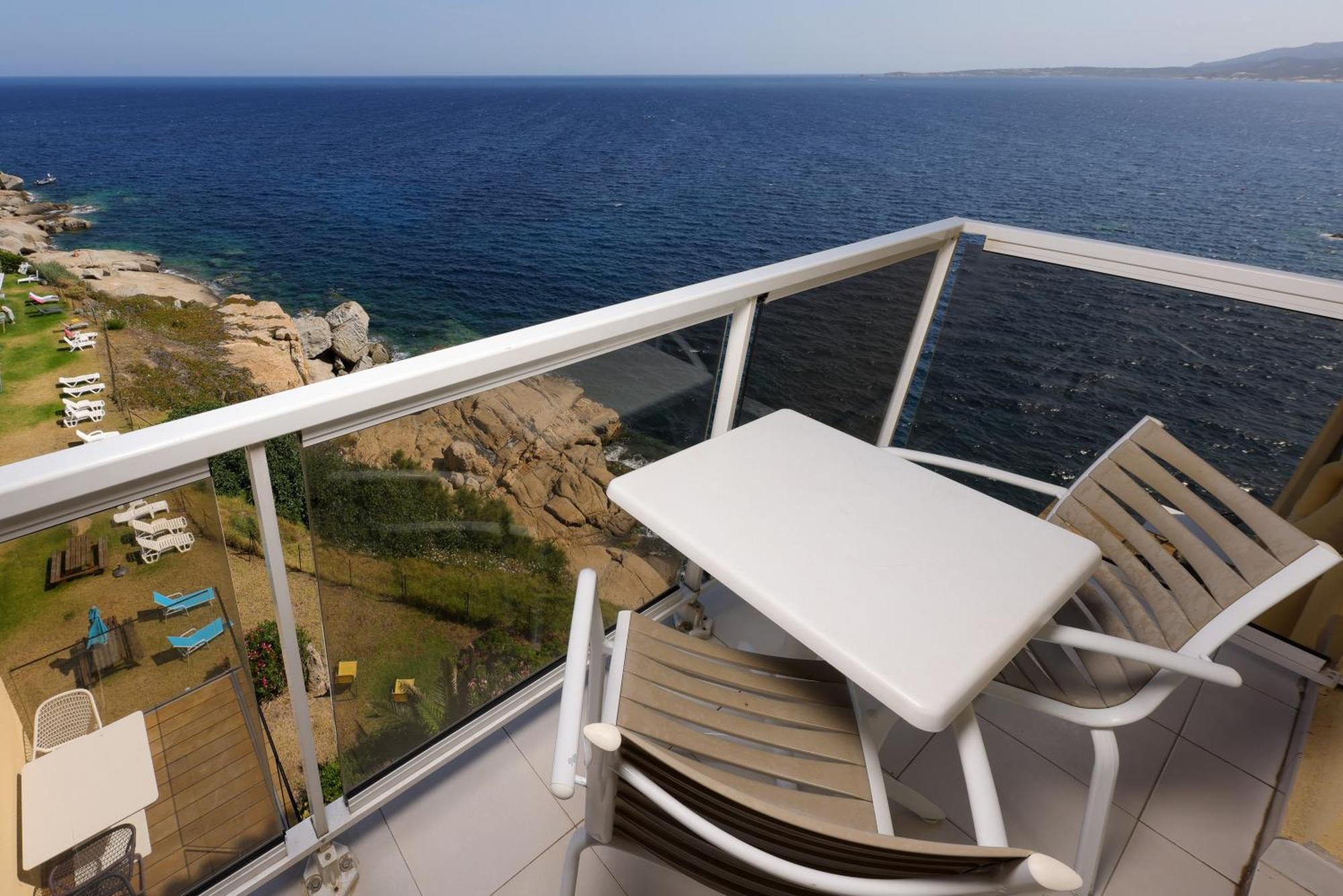 Chambre Lits Jumeaux Standard avec Vue Latérale sur Mer