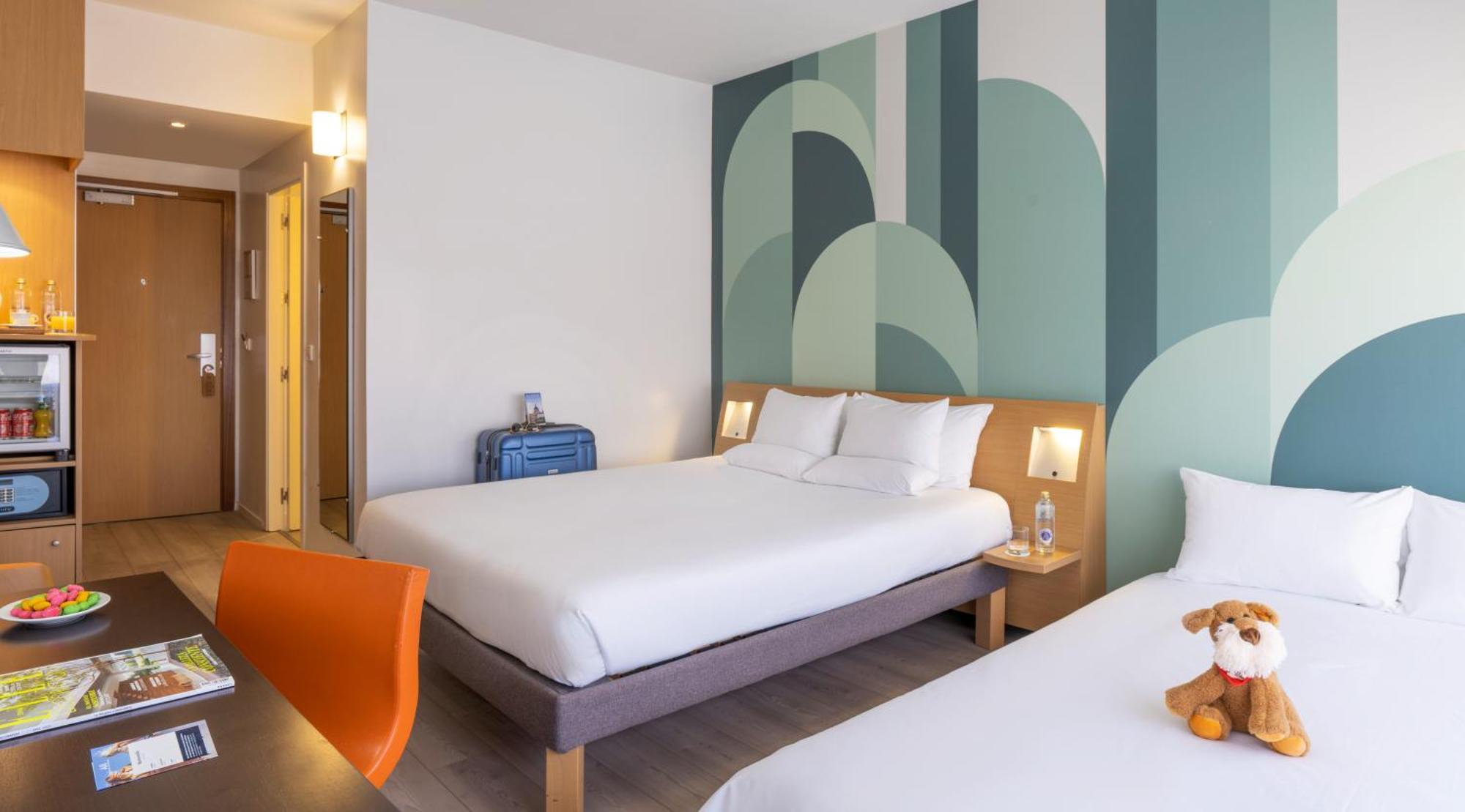 Chambre Lit Queen-Size Standard avec Canapé-Lit - Plaza Building