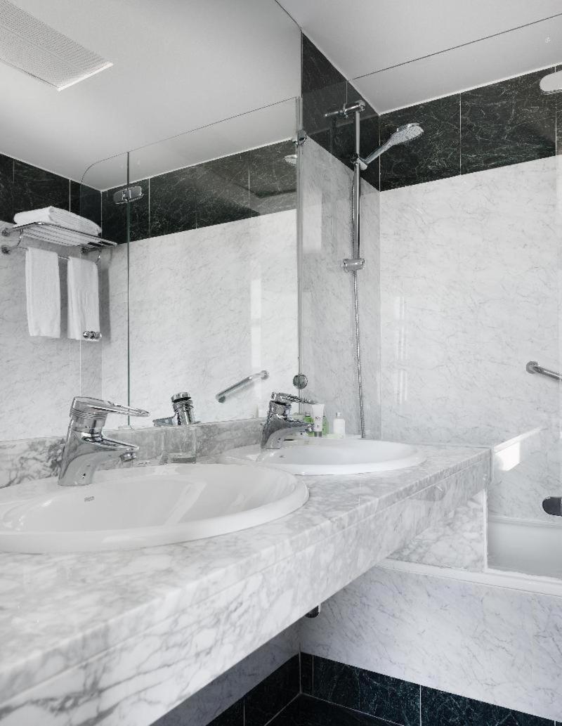 Chambre Familiale Communicante (3 Adultes + 1 Enfant)