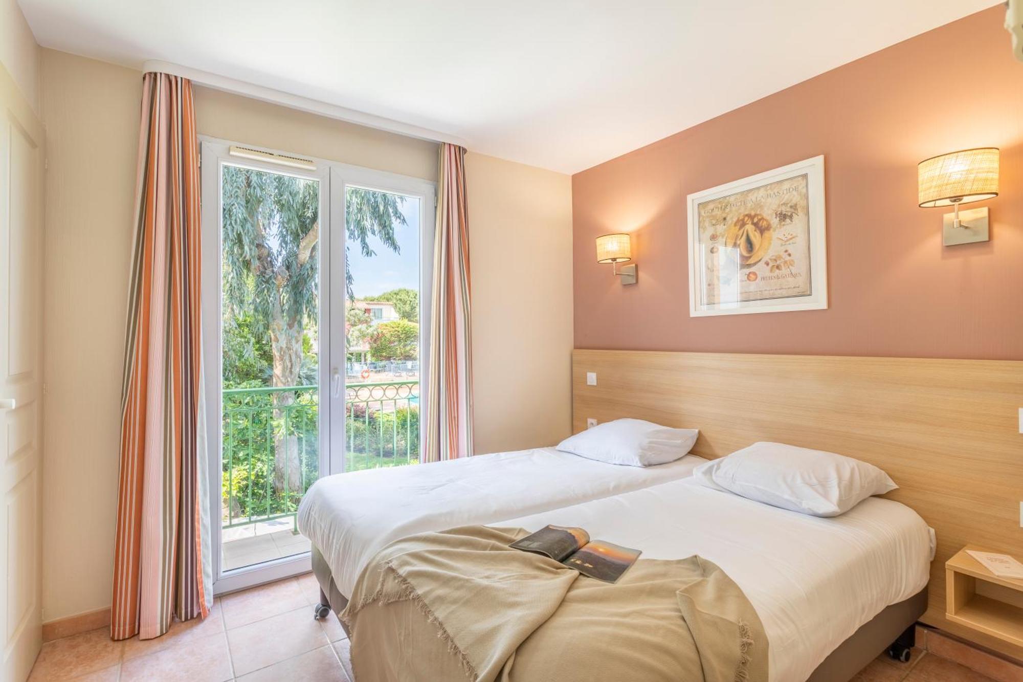 Superior Two-Bedroom Triplex House with Sleeping Alcove, Air Conditioning and Terrace (8 People),1596034155:JPEG