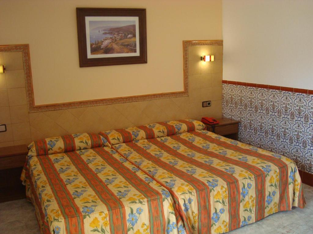 Chambre Double ou Lits Jumeaux - Vue sur Piscine