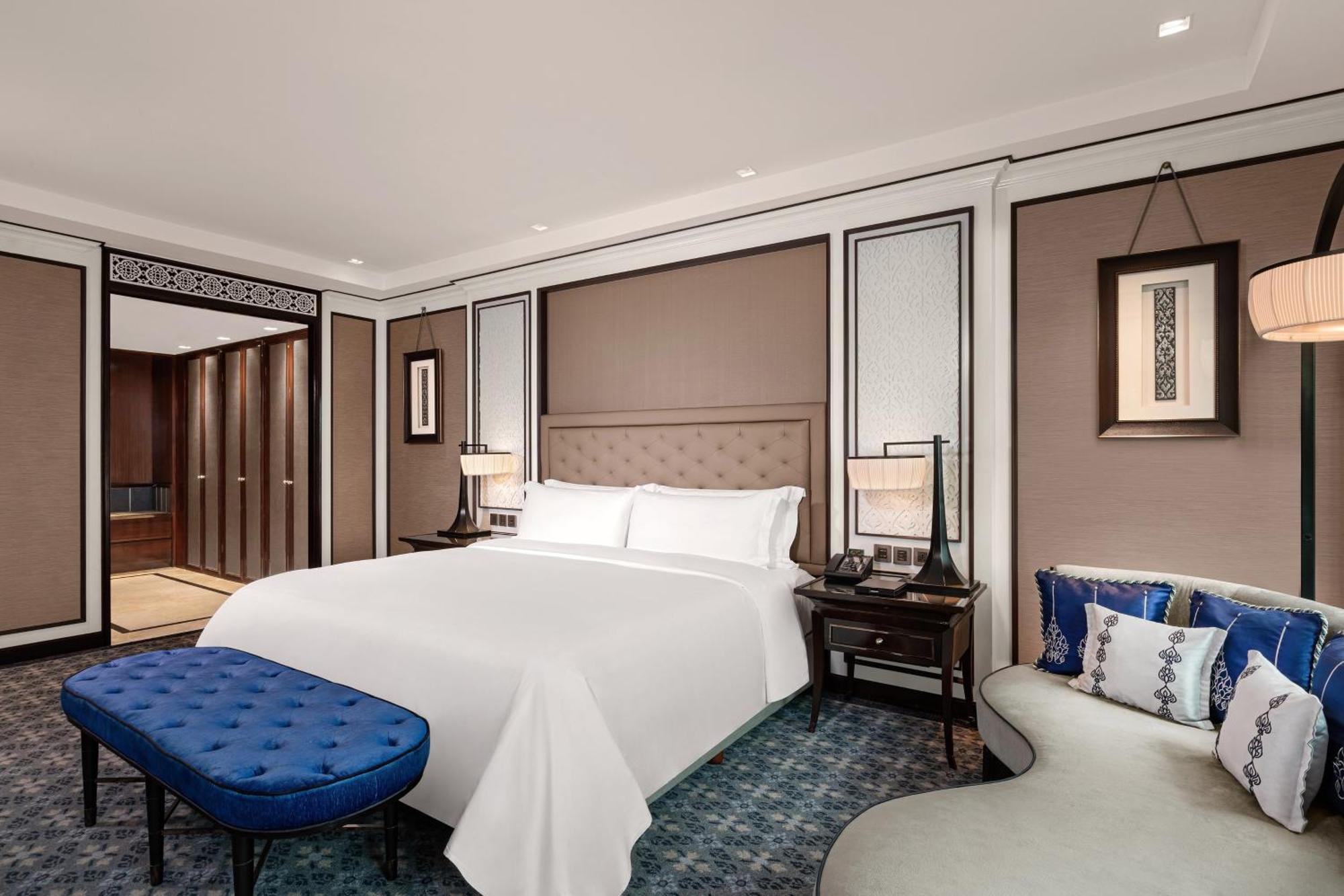 Suite Royal Club avec Lit King-Size et Accès au Salon-Club - Vue sur Ville