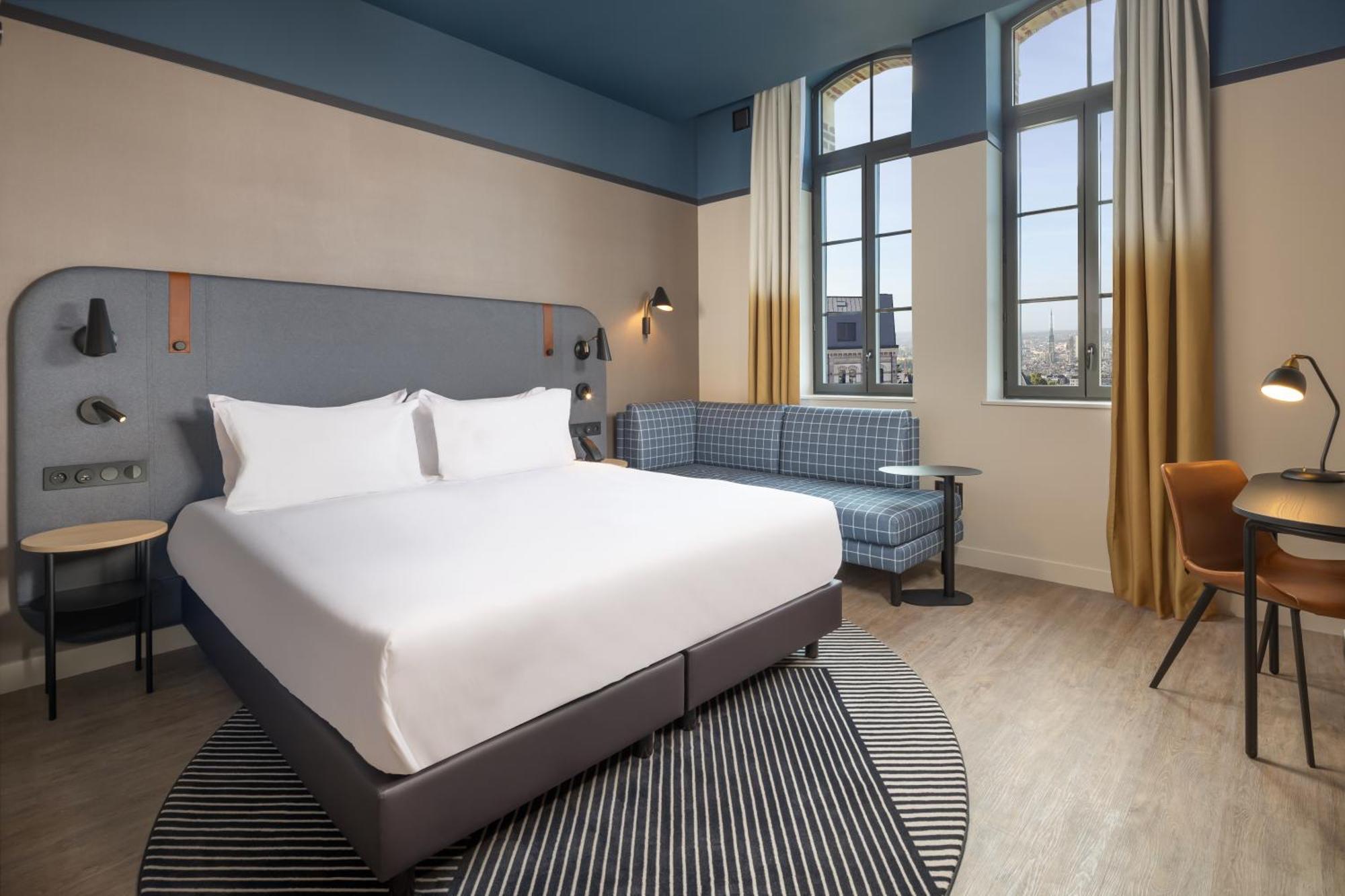 Chambre Lit King-Size Deluxe - Vue sur Cathédrale et Ville