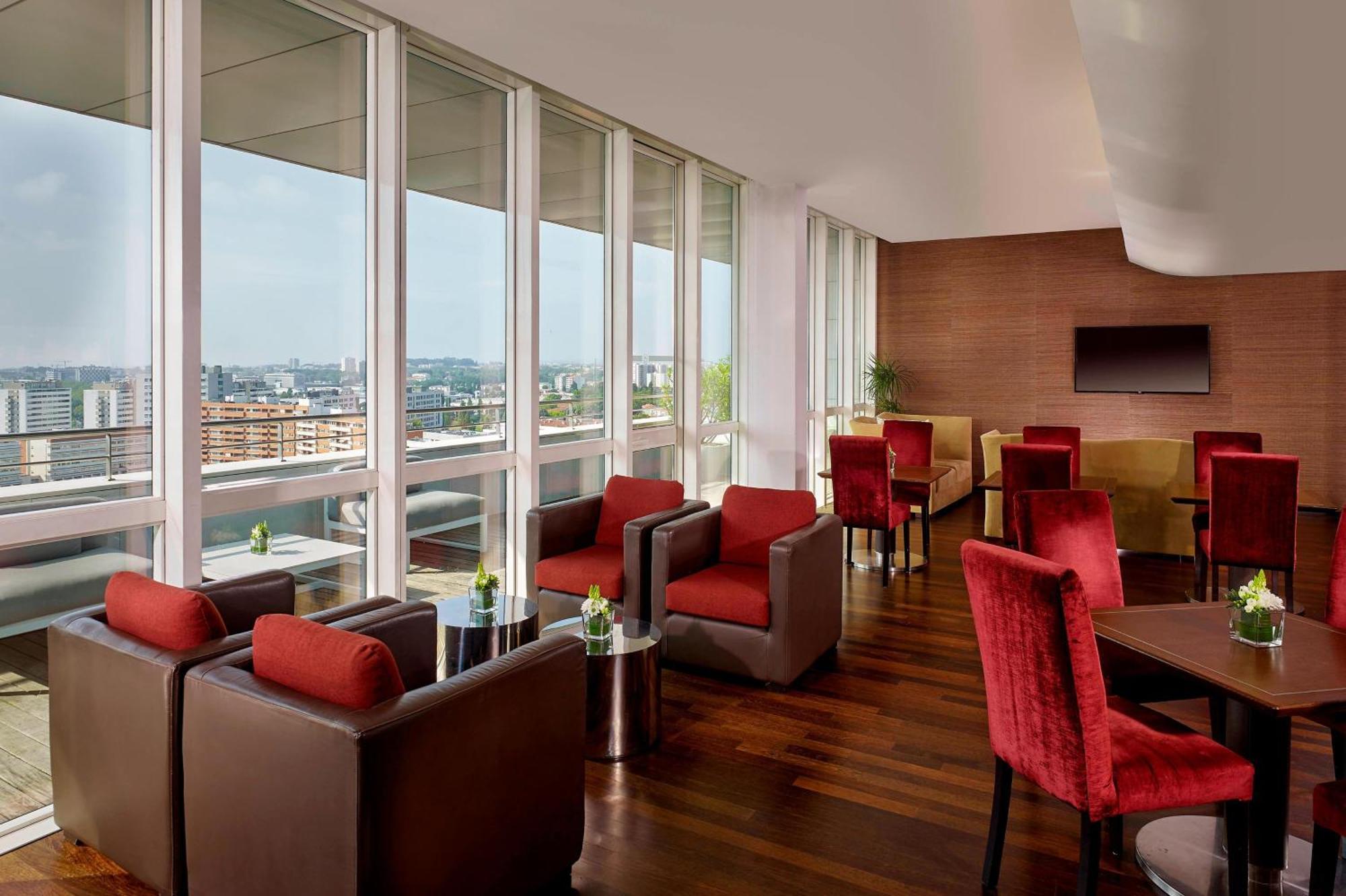 Executive Suite Club Lounge Spa access level 1 King,1634397859:JPEG