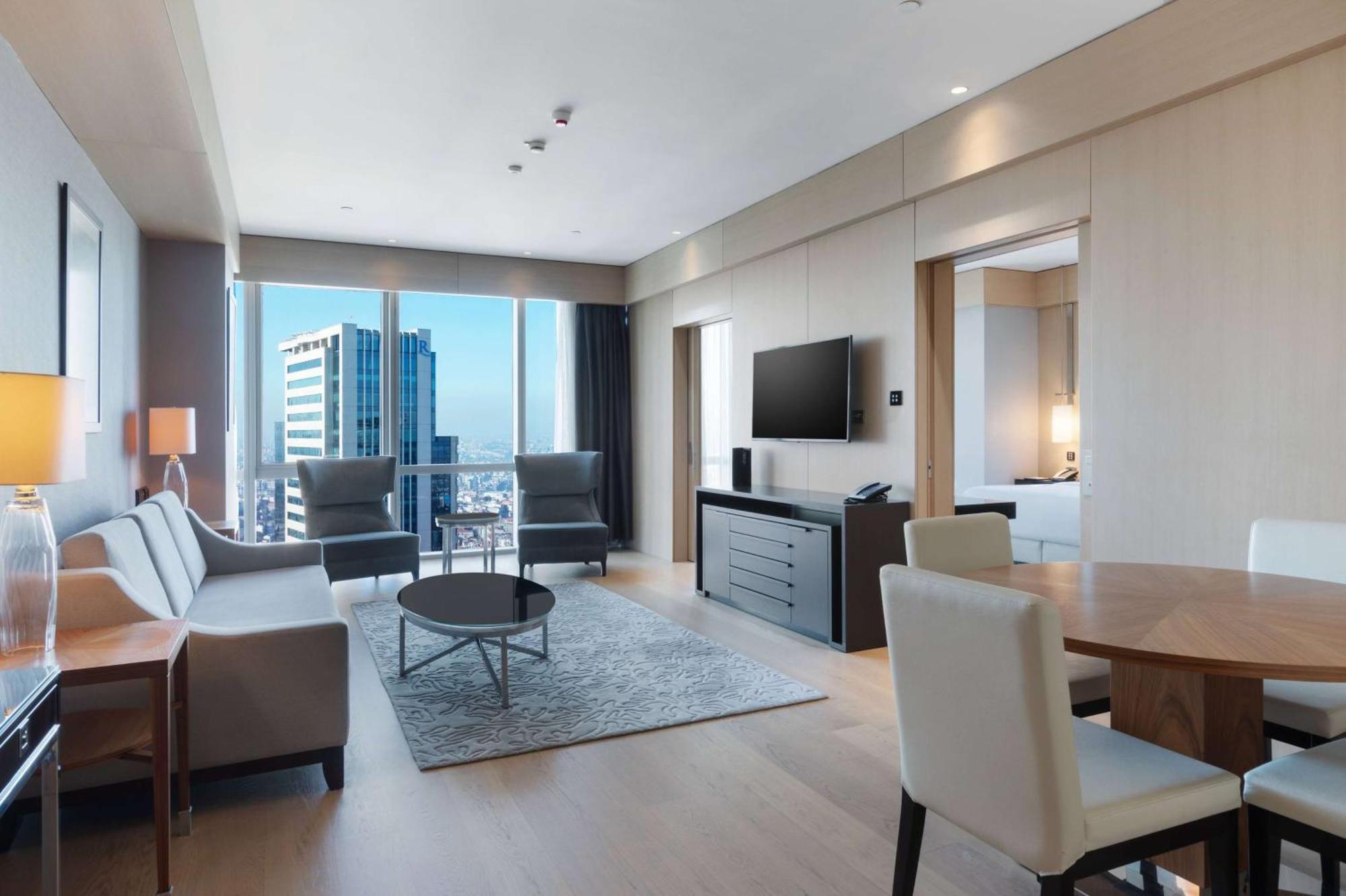 Suite Senior 1 Chambre avec Kitchenette - Vue Partielle sur Mer
