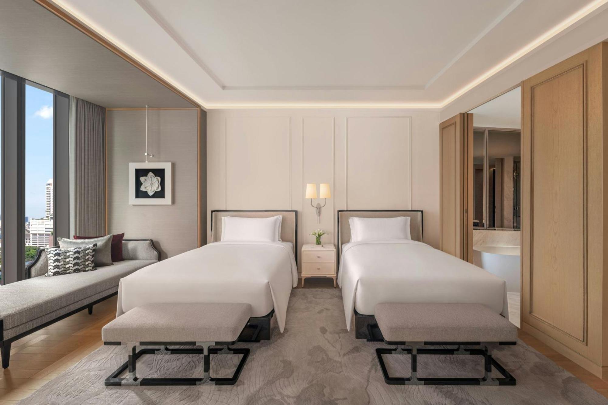 Family Suite, Two-Bedroom, 2 Balconies, Lumpini Park View - Lounge Access