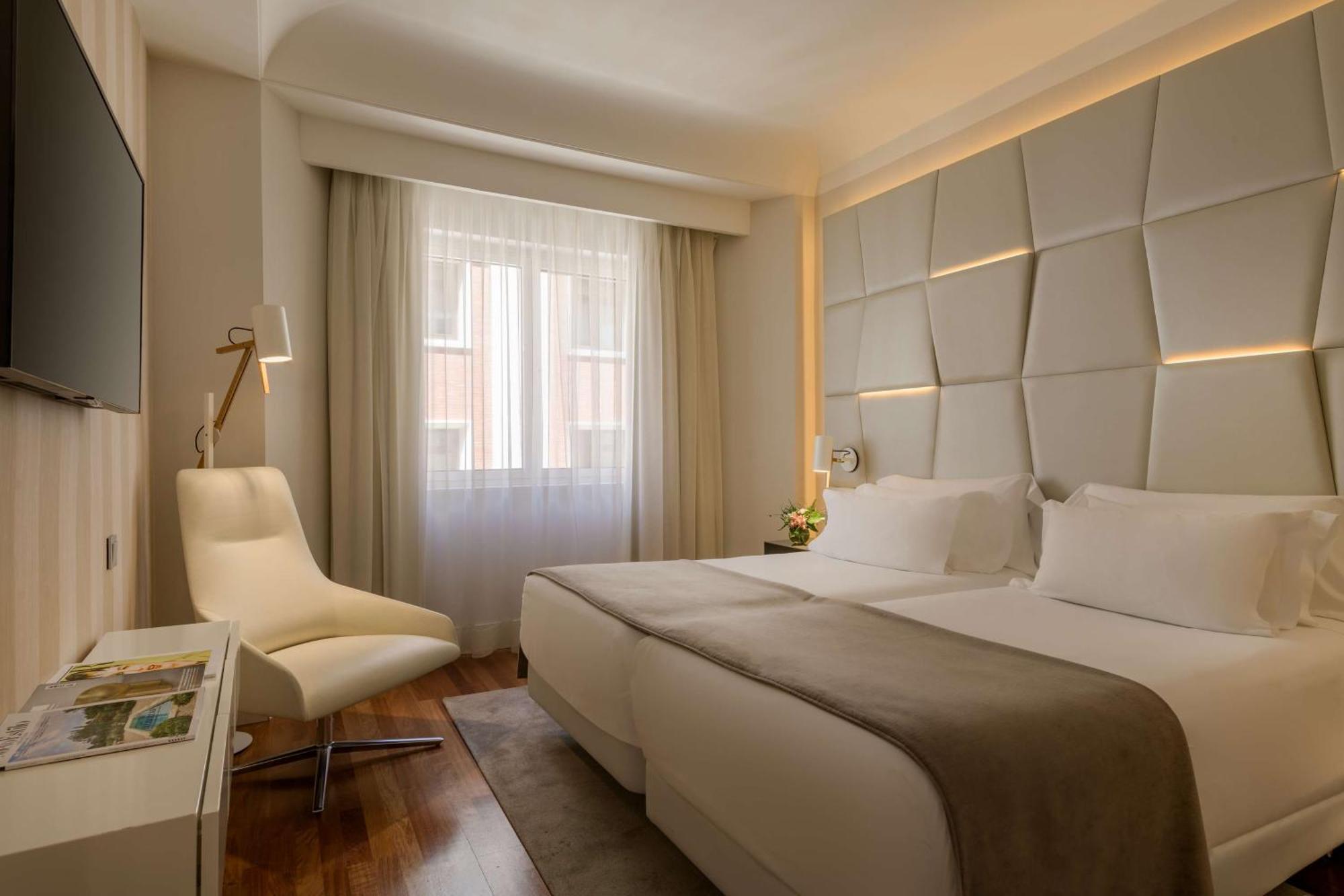 Suite Junior avec Lit d'Appoint (2 Adultes + 1 Enfant)