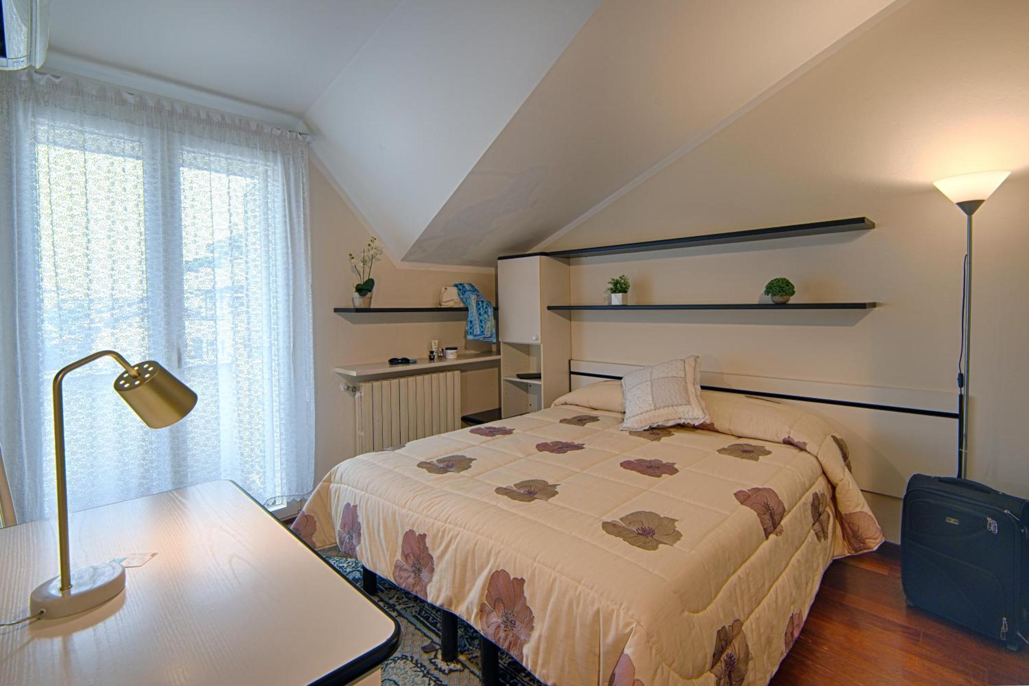 Small Double or Twin Room,1651868930:JPEG