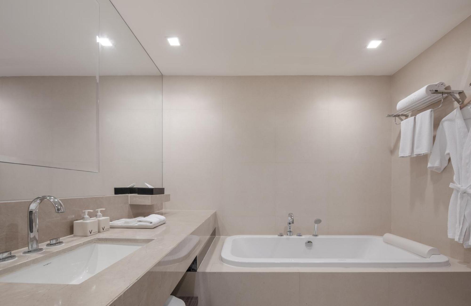 Two-Bedroom Suite with Piano Club Privilege
