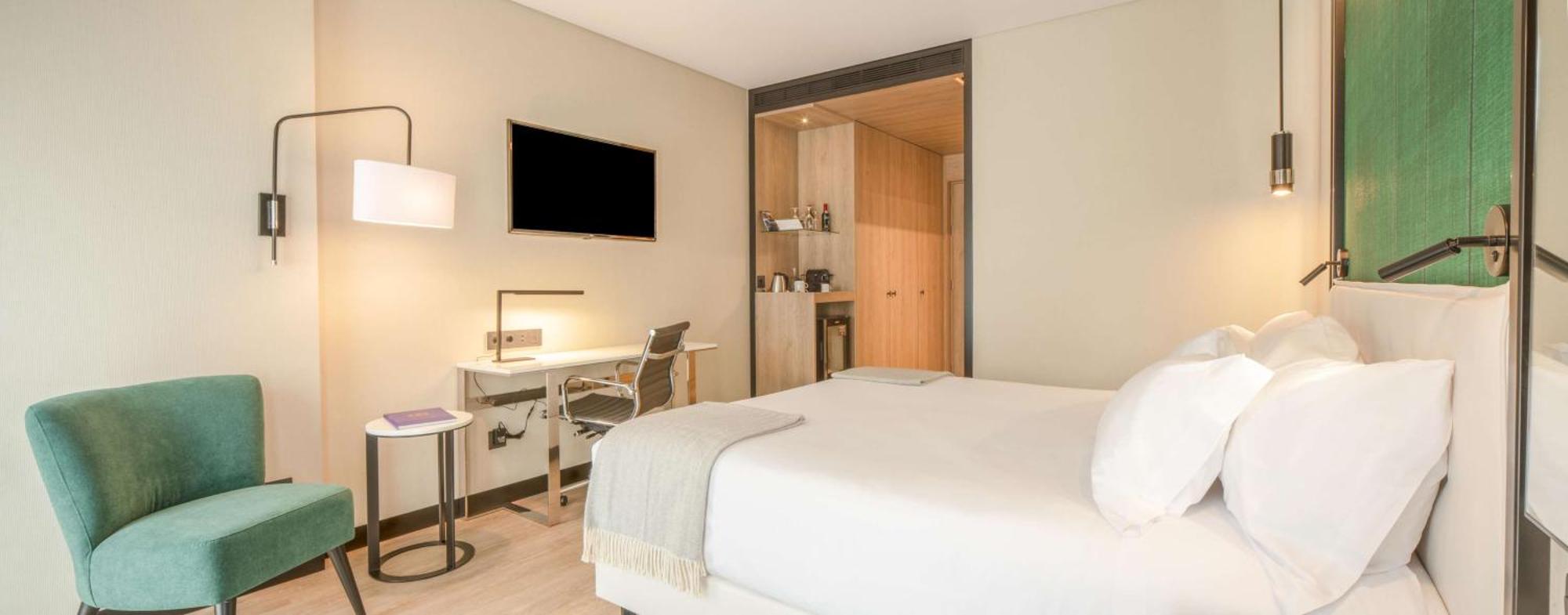 Chambre Familiale Adjacente (3 Adultes + 1 Enfant)