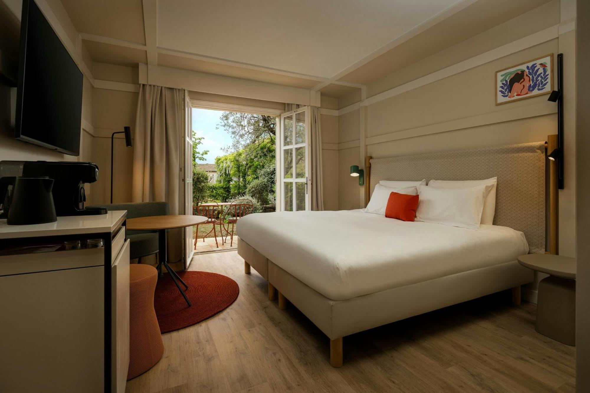 Chambre Double Supérieure avec Balcon et Vue sur le Jardin