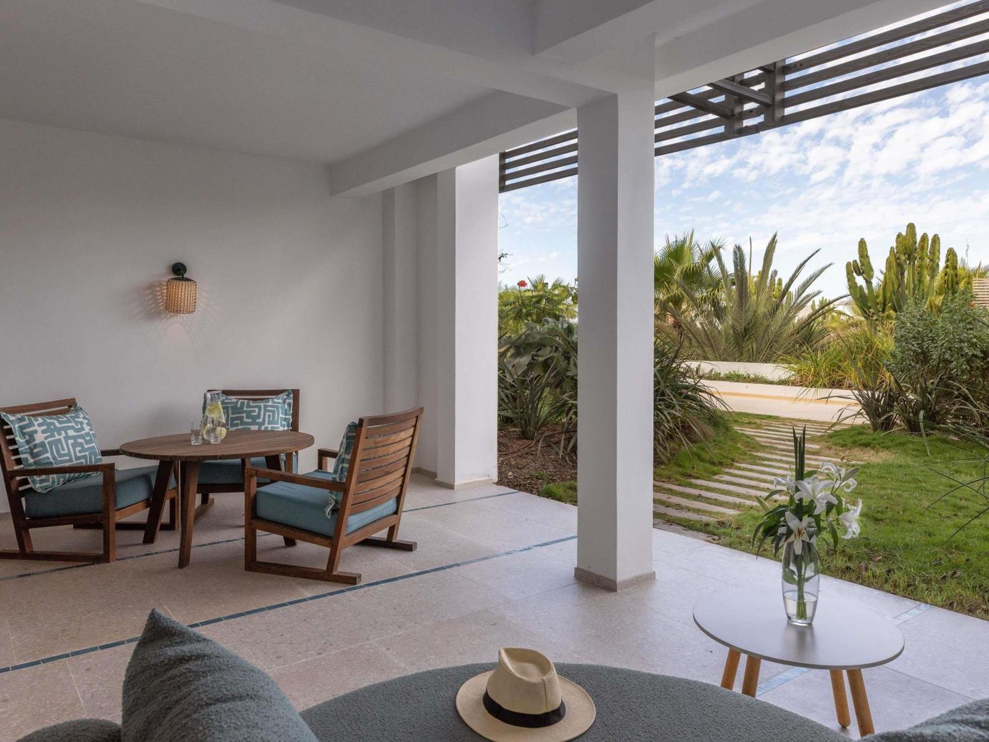 Suite Junior King avec Terrasse et Vue sur le Jardin