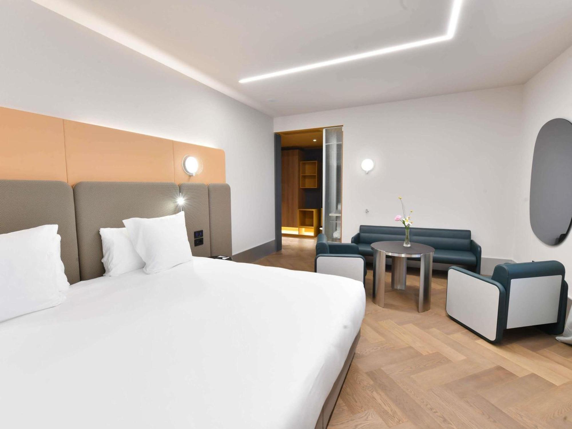 Chambre Lit Queen-Size de Luxe - Vue sur Baie