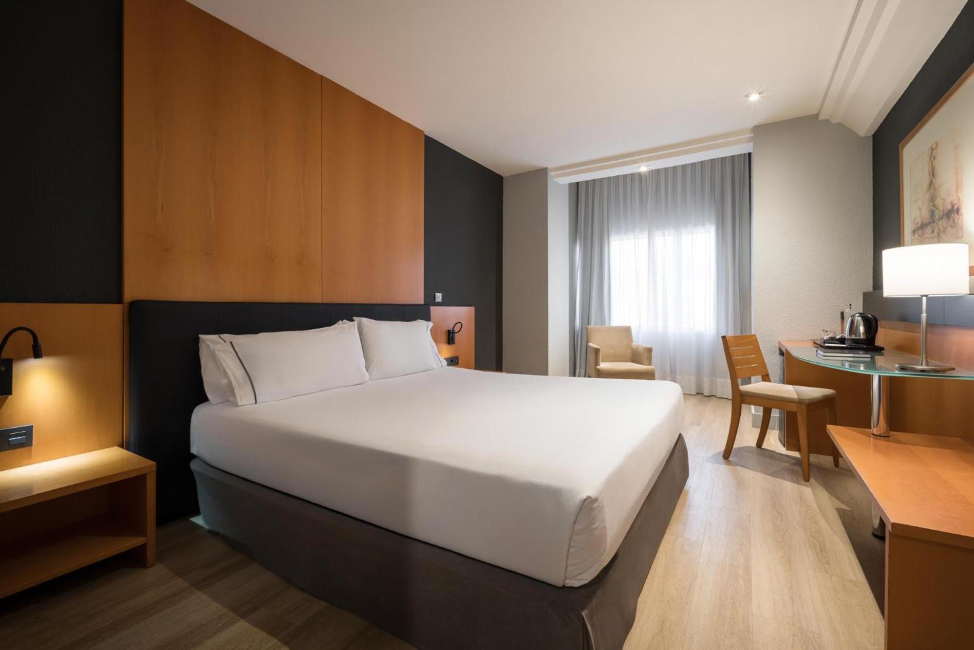 Chambre Double ou Lits Jumeaux avec Parking