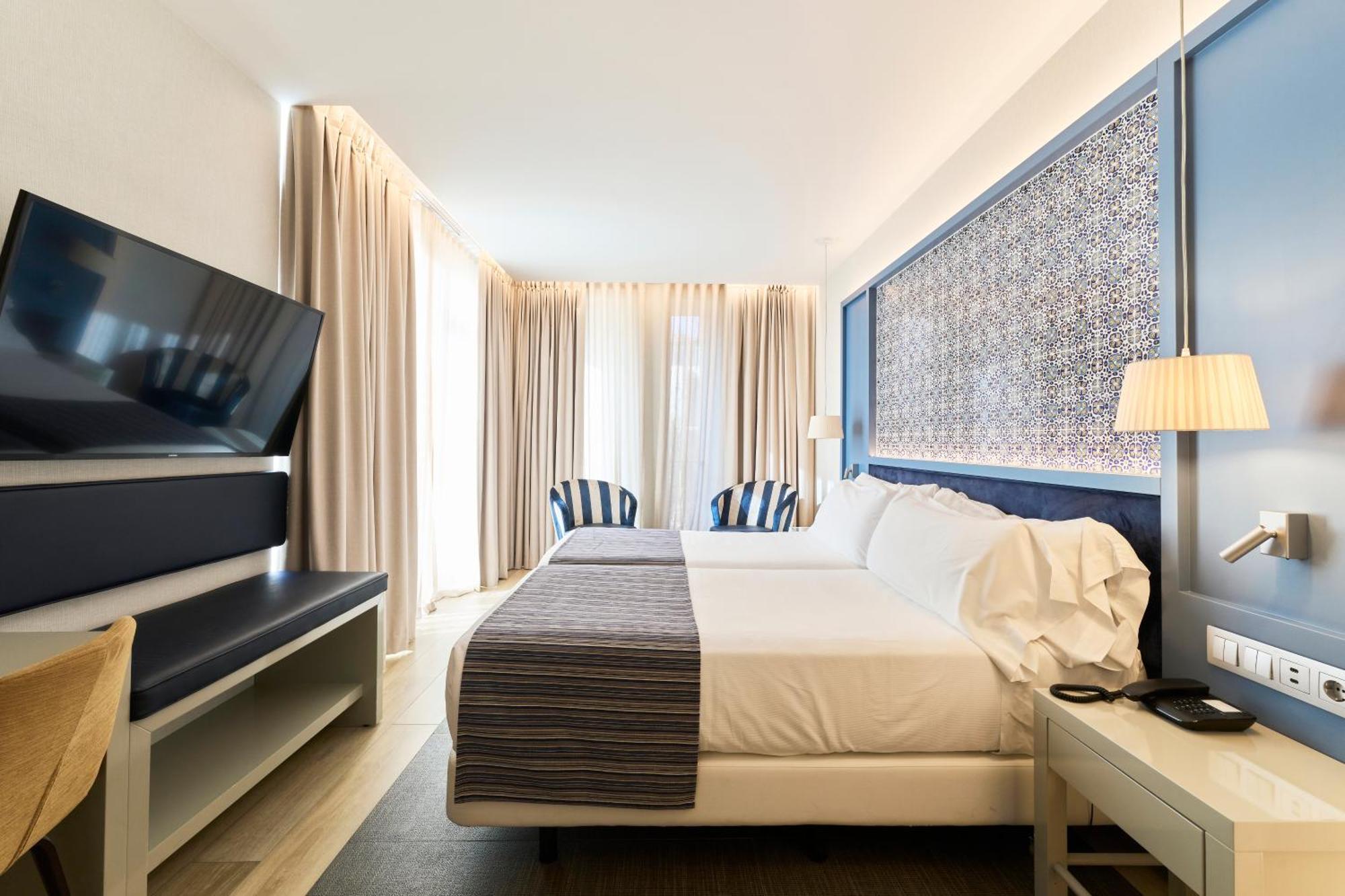 Chambre Lits Jumeaux Supérieure avec Terrasse et Piscine Privée