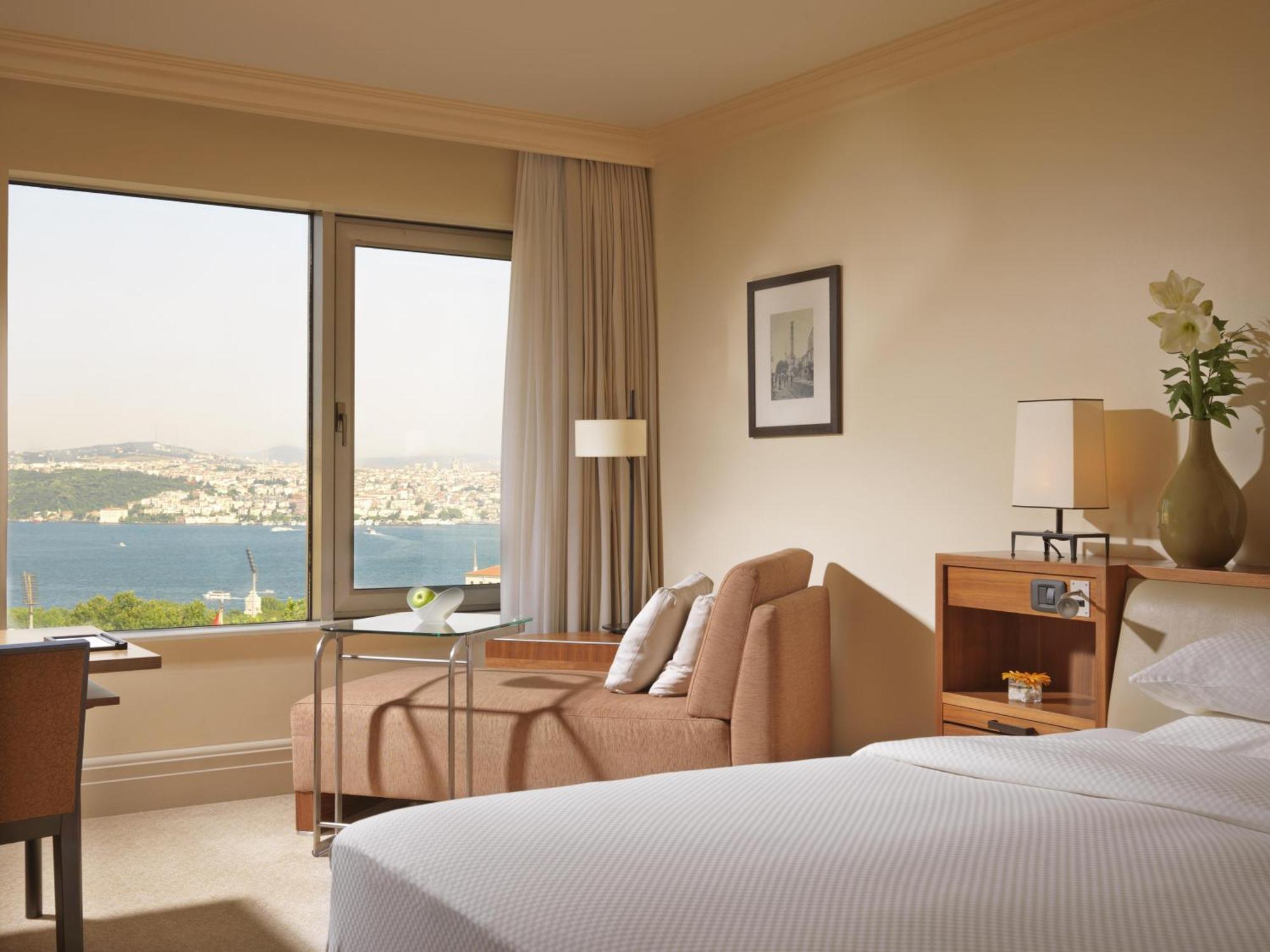 Chambre Lit King-Size avec Vue sur le Bosphore