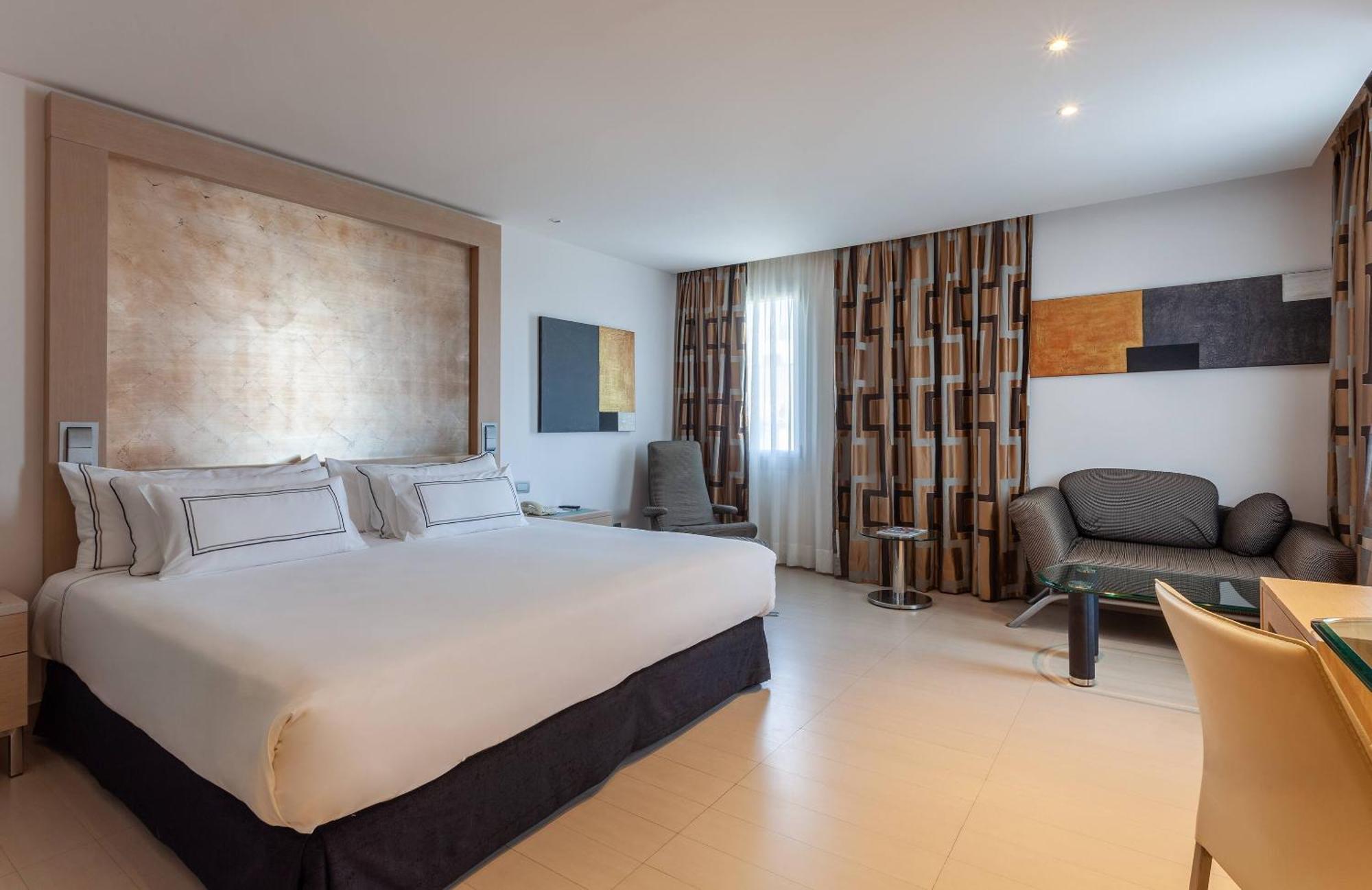 Premium Room,1765151113:JPEG