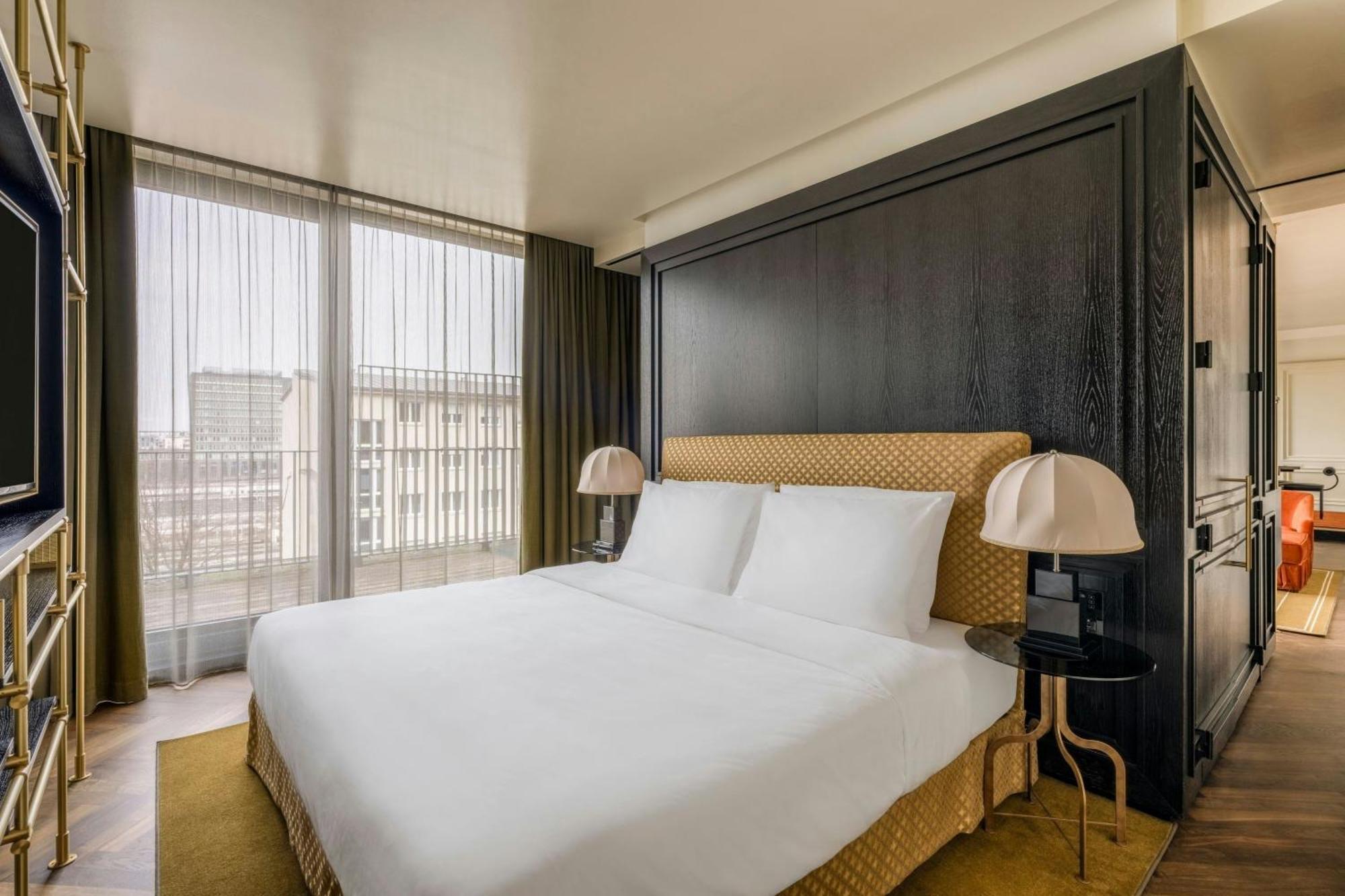 Grande Suite 1 Lit King-Size avec Jacuzzi et Balcon