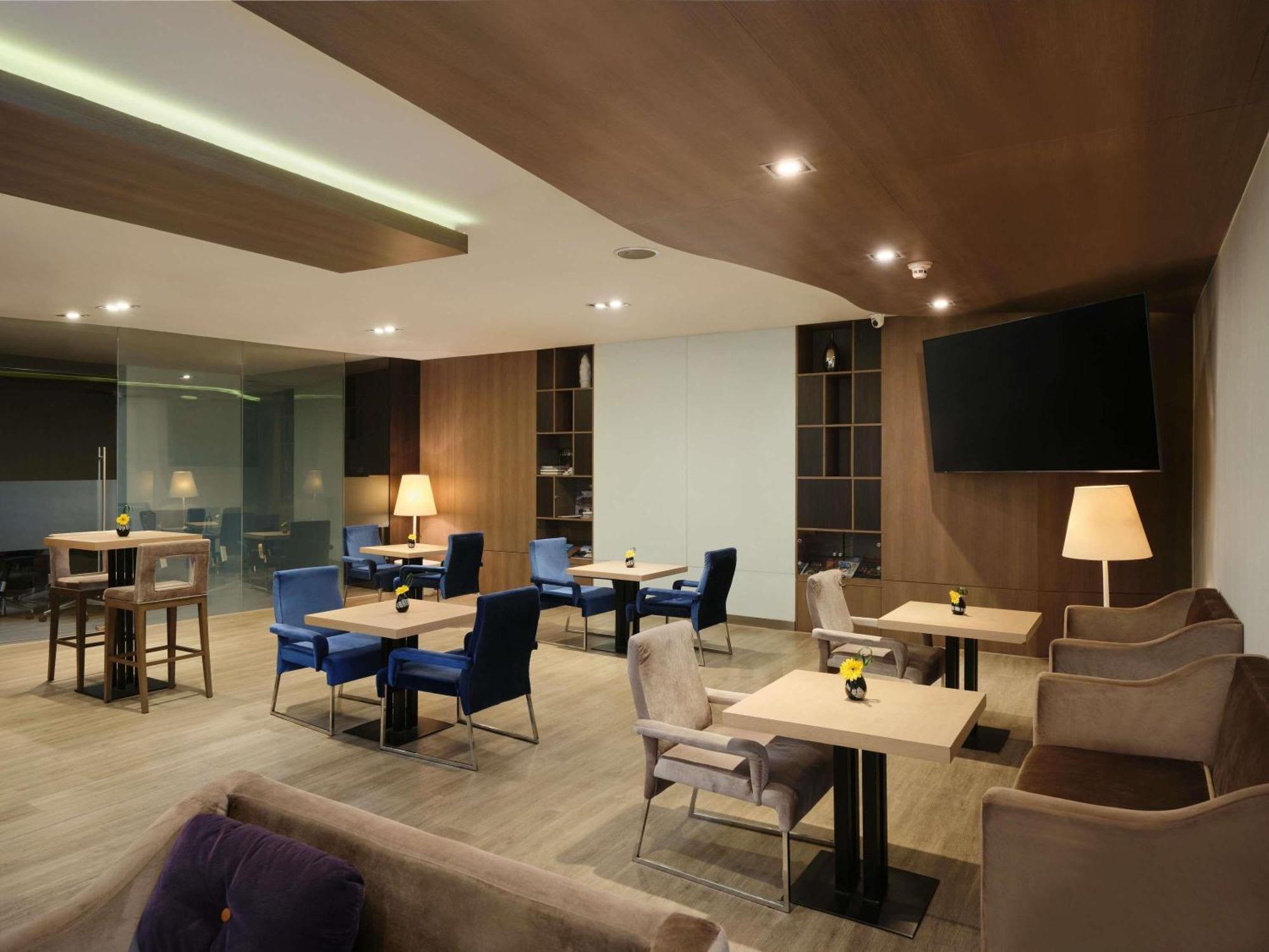 Chambre Lit King-Size Premier avec Accès au Salon