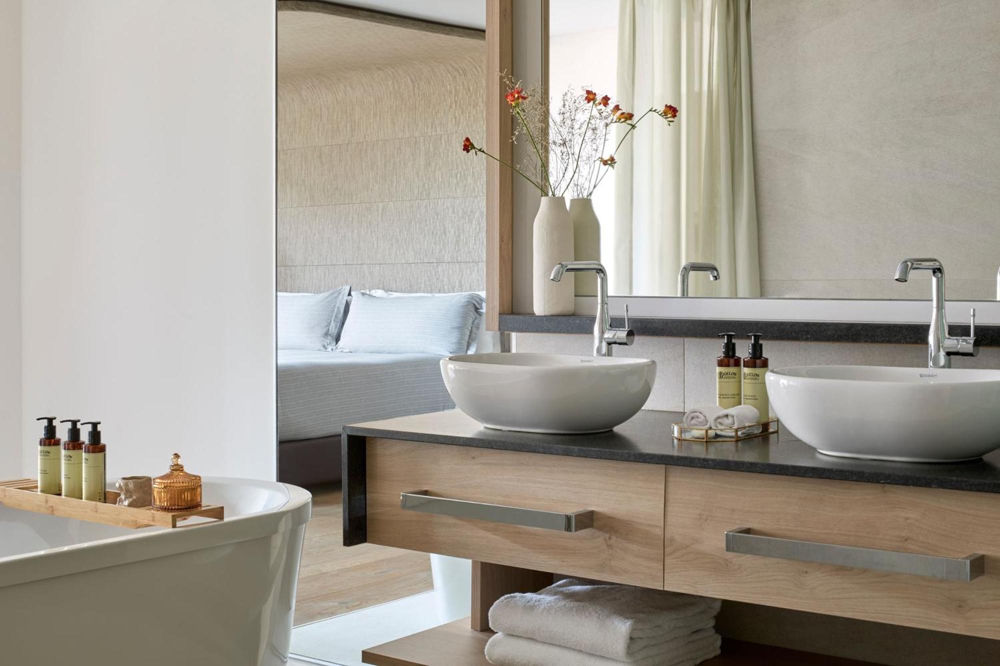 Studio ME + Suite - Vue Place de Catalogne