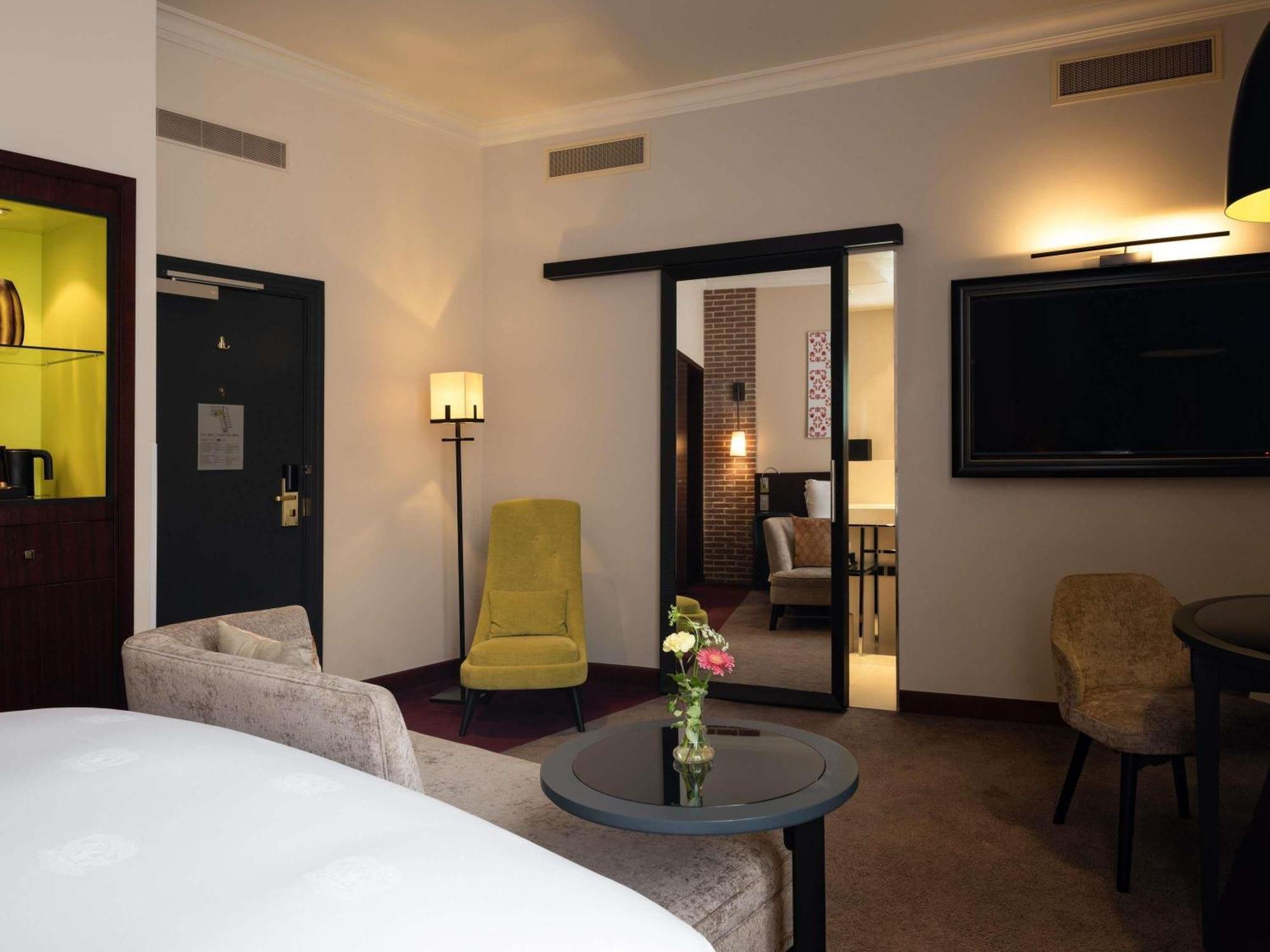 Chambre Lit Queen-Size Supérieure - Vue sur Canal